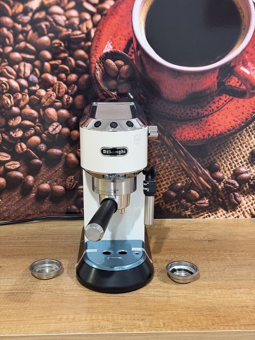 Ekspres kolbowy DELONGHI DEDICA  EC 685.W gwarancja