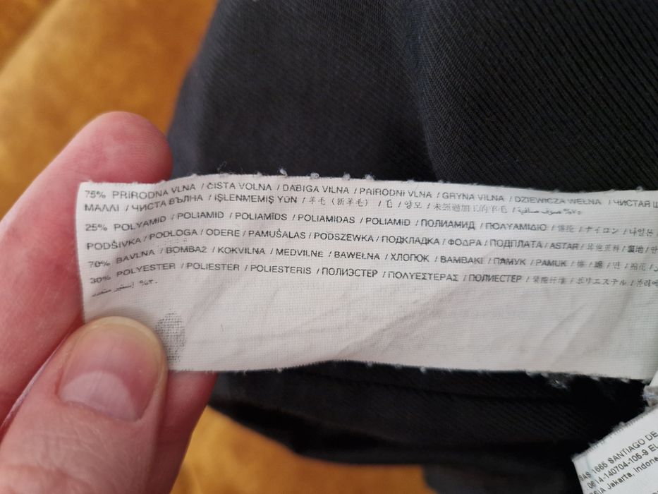 Welniany czarny plaszcz Mango 38 M zlote guziki