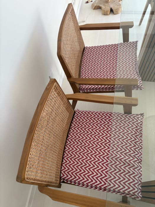 Mesa refeições e 6 cadeiras