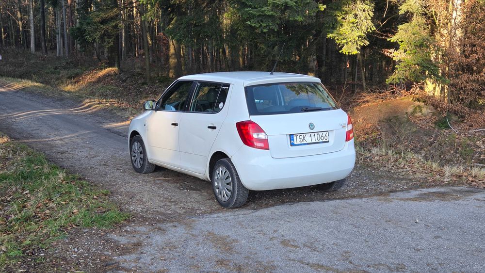 Skoda Fabia 2 II 2010 1.6 TDI diesel biała lift