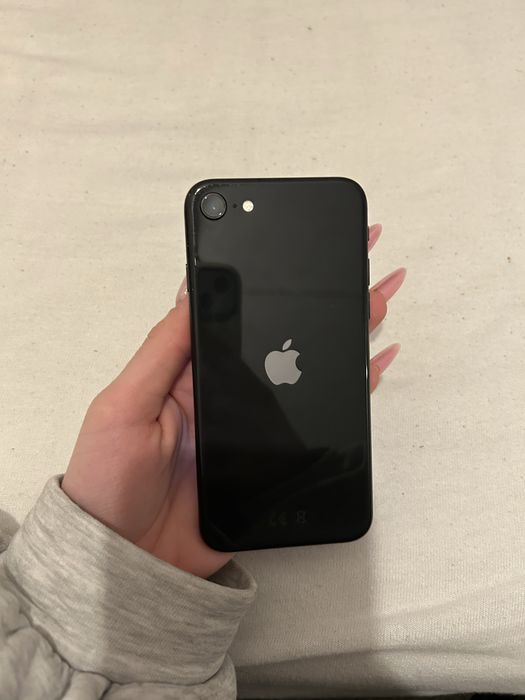 Iphone se 2020 w bardzo dobrym stanie