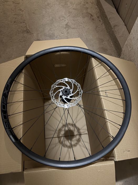 Koła rowerowe 700C 4szt. + tarcze hamulcowe | gravel | szosa