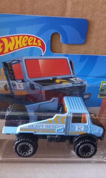 Mercedes-benz unimog 1300 hot wheels