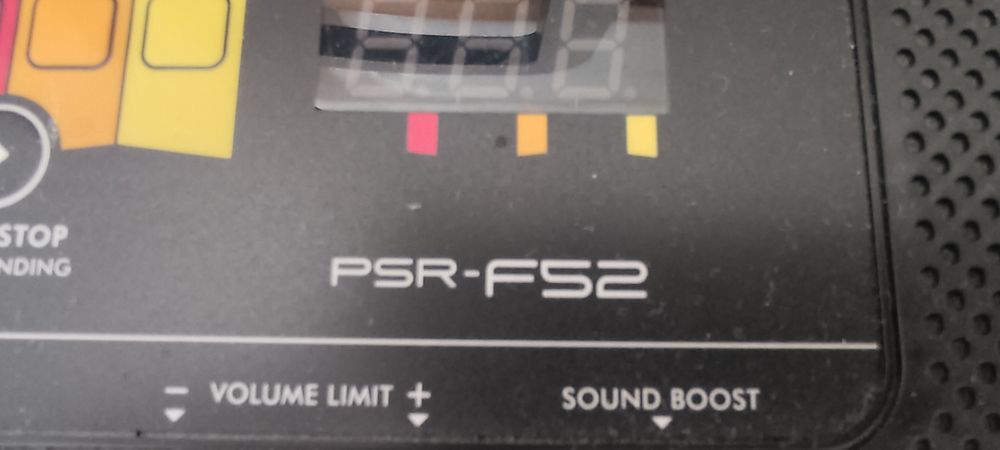Teclado Yamaha PSR-F52. Como novo.