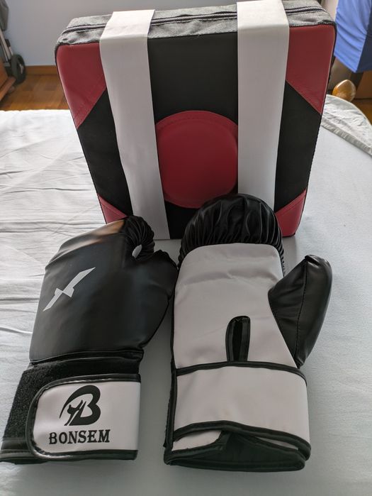 Conjunto de boxe em casa