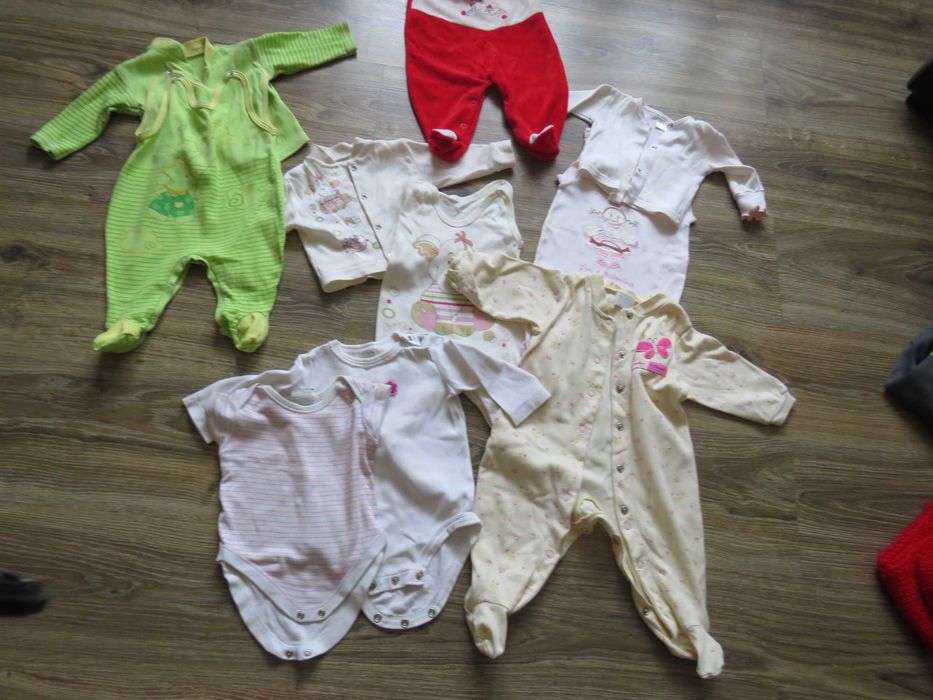 śpiochy (4szt) + pajacyk + body (2szt)