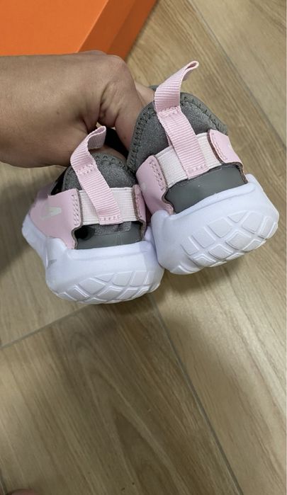 Кросівки Nike для дівчинки в хорошому стані