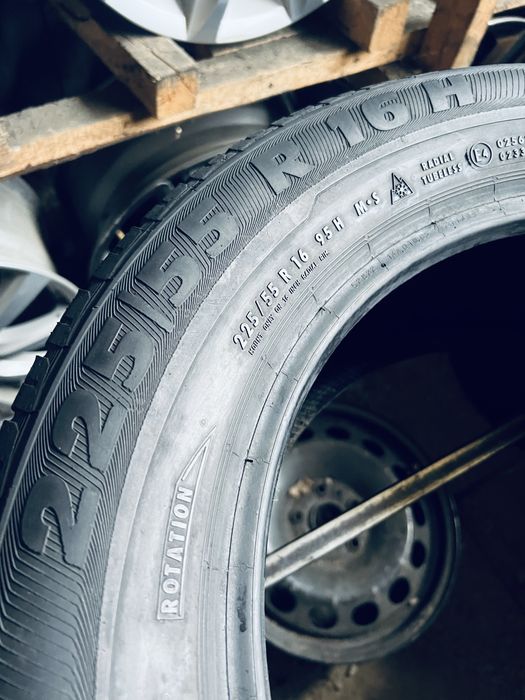 Шини Резина  Зимові 23Рік  225 55 16 Semperit Speed-Grip 2 2шт