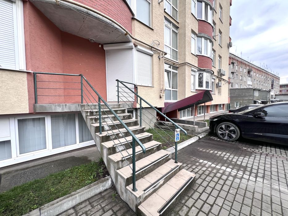 Продаж комерційного приміщення на Бамі