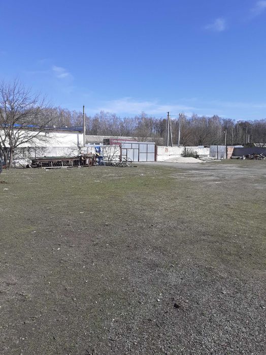 Продам приміщення комерційного призначення