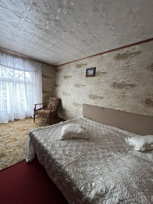 Дача з грубою, великим каміном та банею