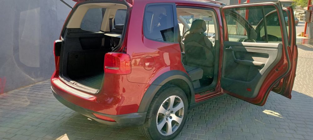 Volkswagen Touran Cross 2.0 TDI