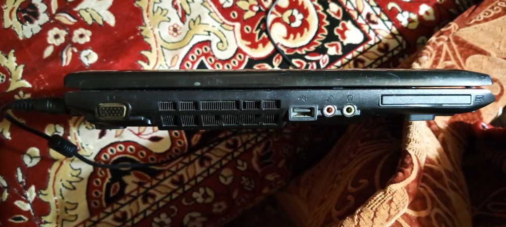 Samsung NP-R60S, ОЗУ 2Gb, Intel Core 2 Duo CPU T7250, HHD 111Gb