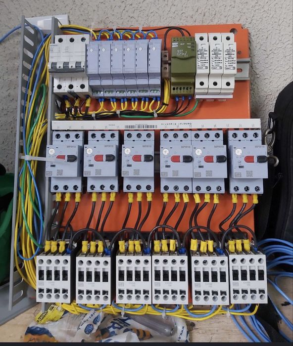 Eletricista - Reparações em instalações eletricas