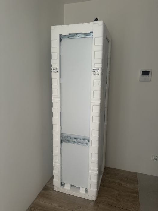 Nowa lodówka do zabudowy Samsung BRB8OF30ADFOEO