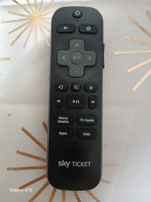 Przystawka SMART TV SkyTicket TV Stick