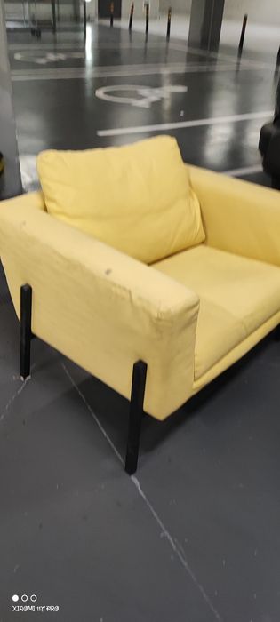 Poltrona IKEA KOARP Amarela e Preta – Design Moderno e Confortável