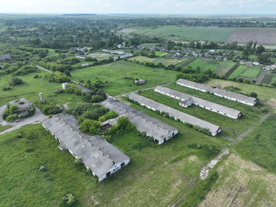 комплекс будівлі ферми