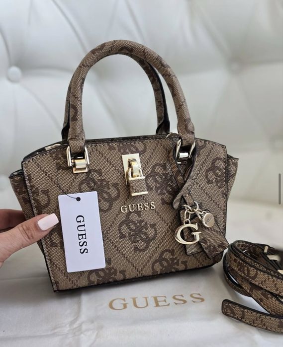 Сумочка Guess