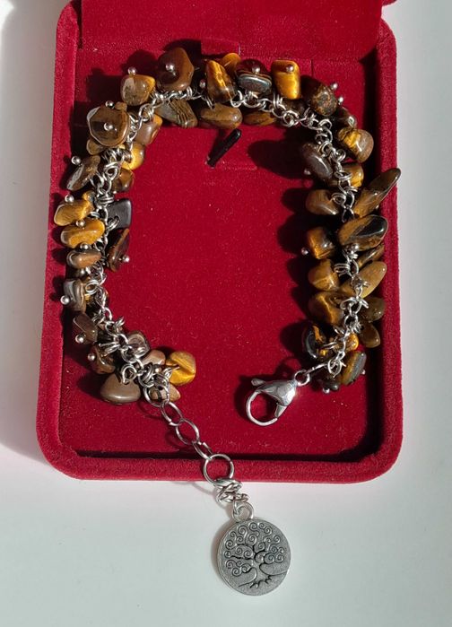 Bransoletka wykonana z kamieni naturalnych tygrysie oko.