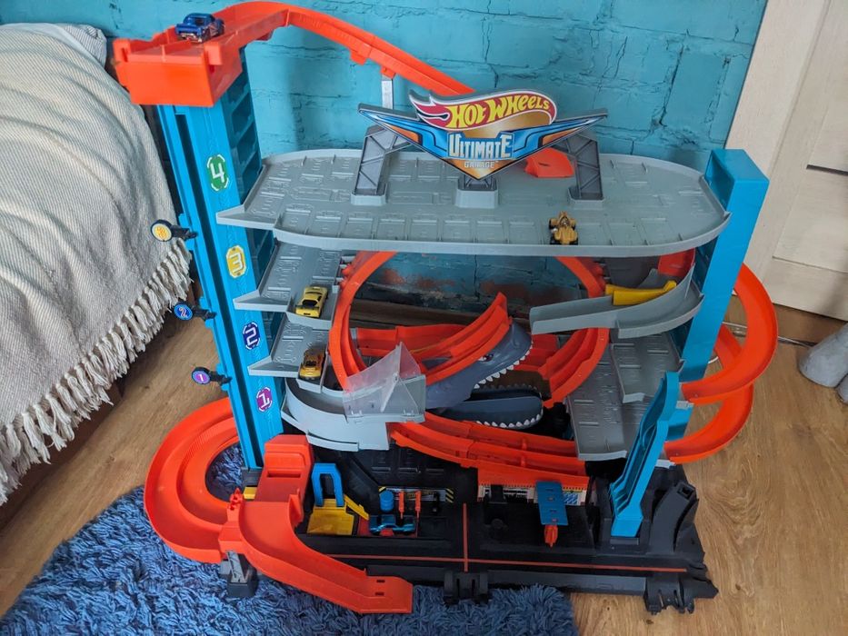 Хот Вилс Ультимейт гараж с Акулой Hot Wheels City Ultimate Garage хот