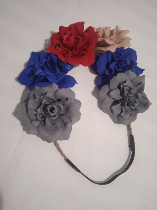 обруч з квітами святковий Вінок на голову на резинці 56-64 см