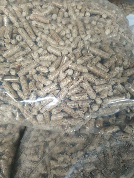 Ściółka dla kota 6mm drzewny 16L