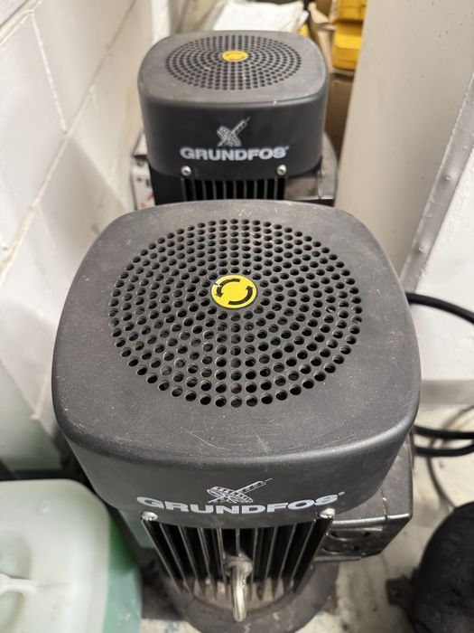 Dwa zestawy pomp obiegowych Grundfos TPD 100-125/133