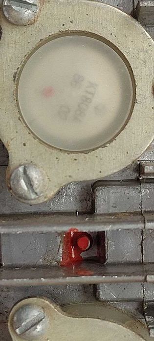 Транзисторы КТ808А (КТЮ-3-20) на алюминиевом радиаторе