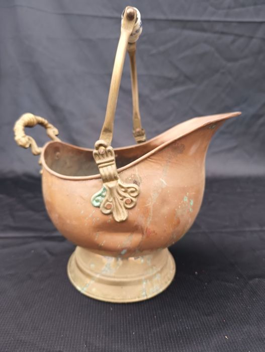 Stara węglarka osłonka na doniczkę