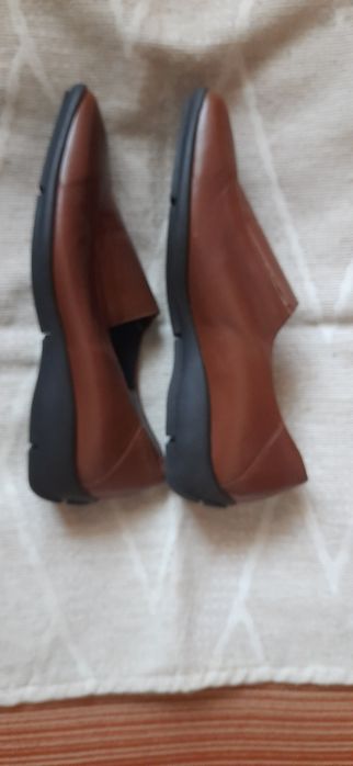 Продам туфли женские кожанные
