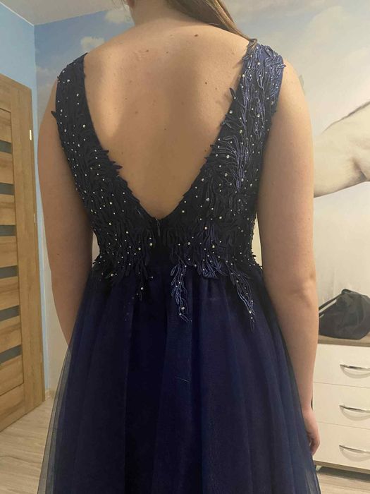 Sprzedam piękną sukienkę rozm. 40