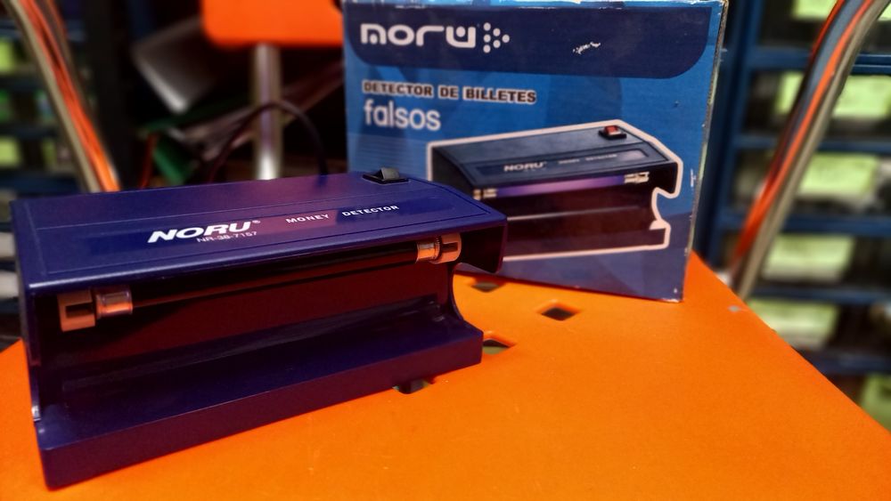 Maquina de ver notas falsas