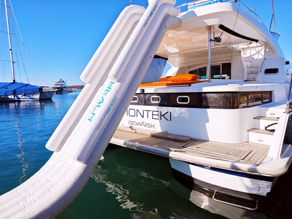 Яхта катамаран Lagoon Power 44