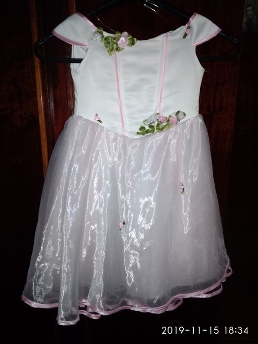 Продам платья на выпускной