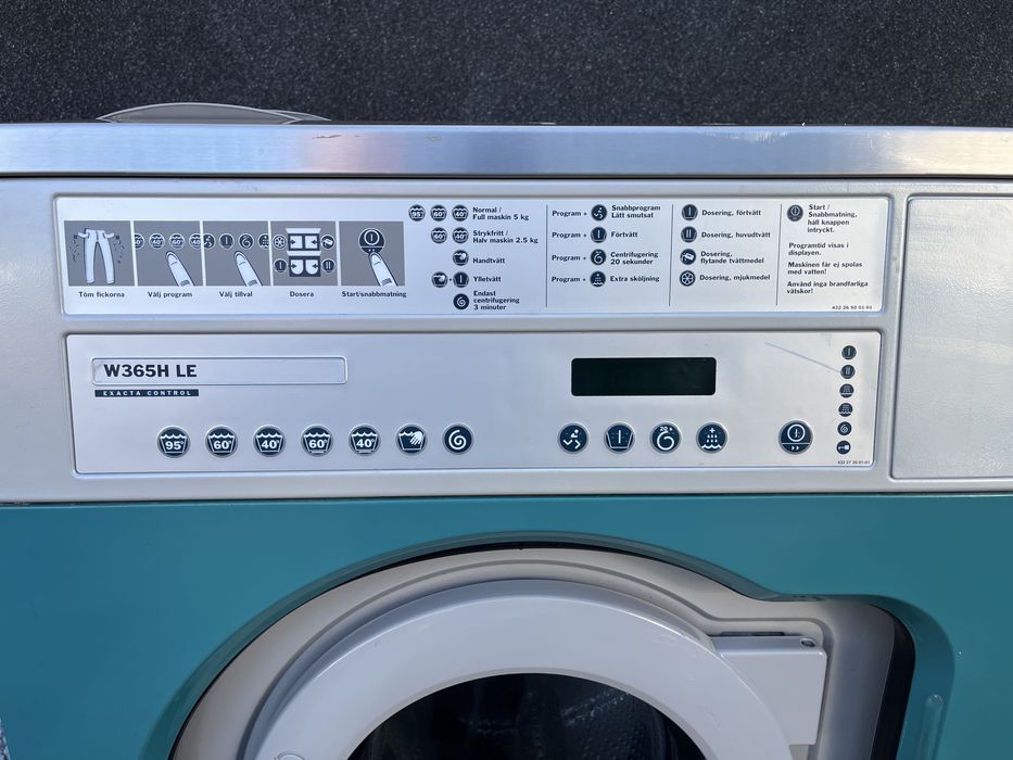 *Pralka przemysłowa*