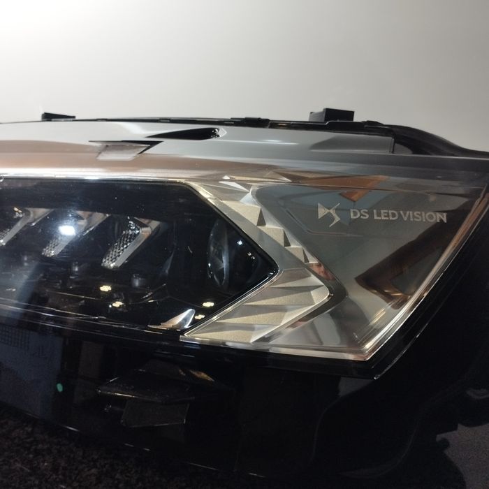 Farol esquerdo led vision  para DS7