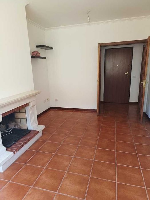 Alugo Apartamento T2 com garagem