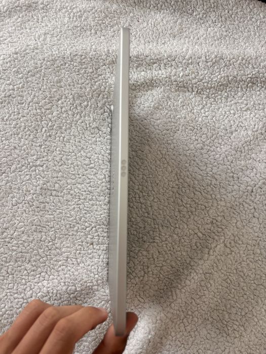 Ipad 11gen + etui (jak nowy)