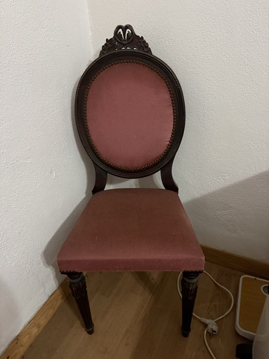 Conjunto de quarto antigo em madeira