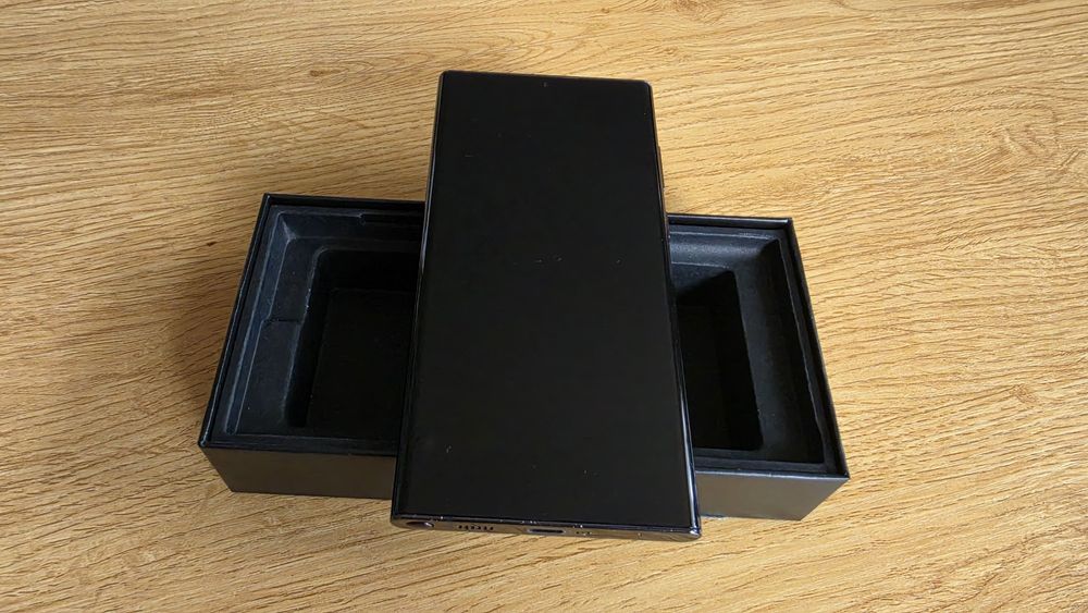 Samsung Galaxy S22 Ultra 128GB | Phantom Black | Sklep PL (Euro) | Pudełko + Dowód Zakupu + Ładowarka + Etui