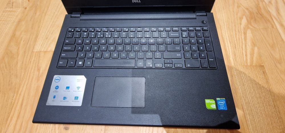 Laptop DELL inspiron 15 Seria 3000
