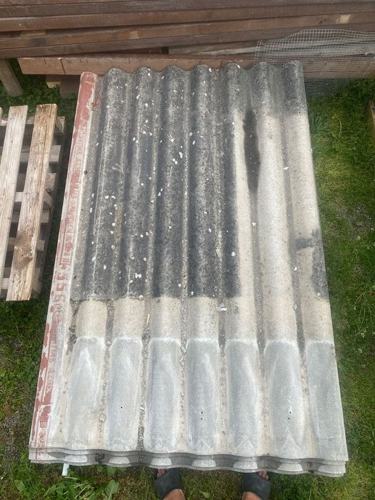 Продається б/у шифер 20шт і блоки б/у 200 шт