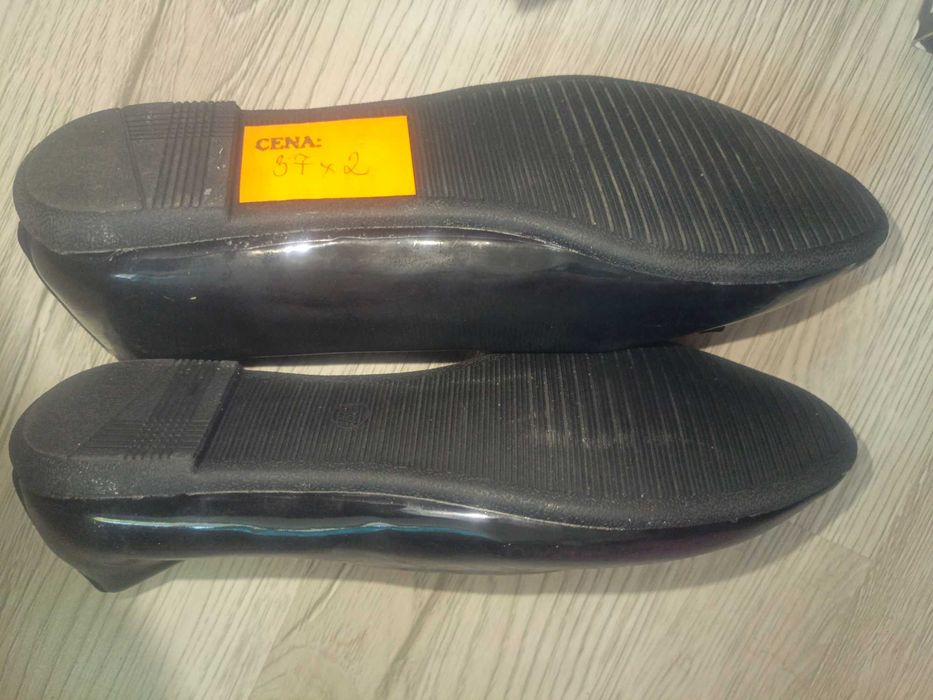 Star: czarne baleriny 37