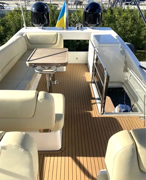 Яхта Bavaria 42 Virtes