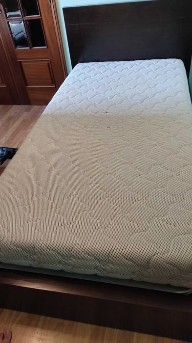 Cama com colchão Colunex ( duas ) como novas