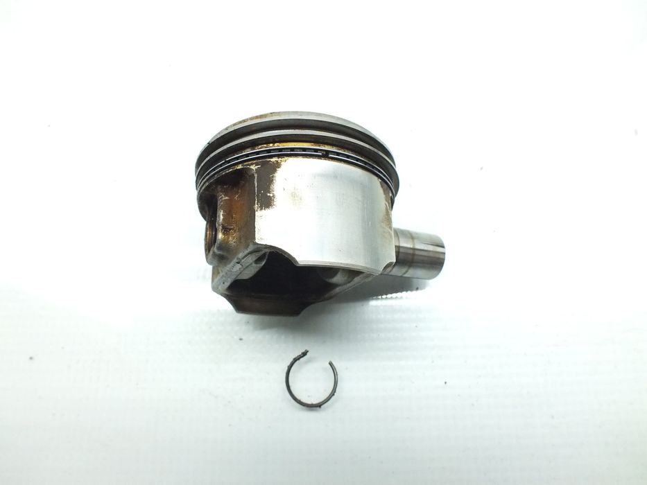 Cylinder Z Tłokiem Aprilia Leonardo 125 Scarabeo rotax