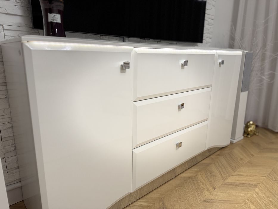 Komoda z oświetleniem LED GLAMOUR 160cm Biały połysk