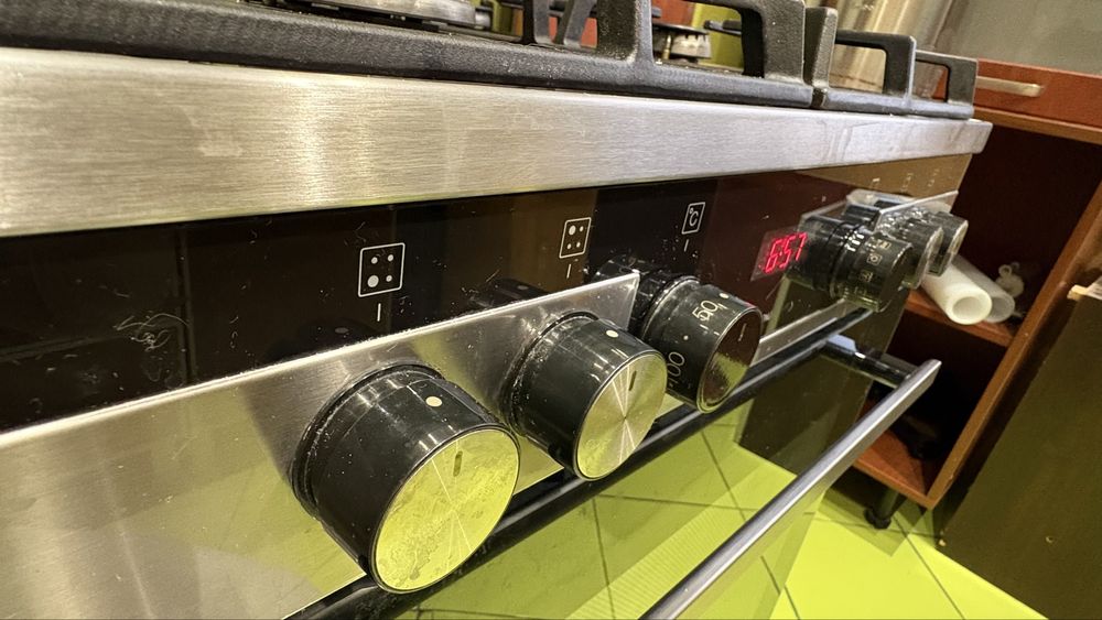 Sprzedam kuchenke elektryczno-gazowa Na gwarancji rozszezonej