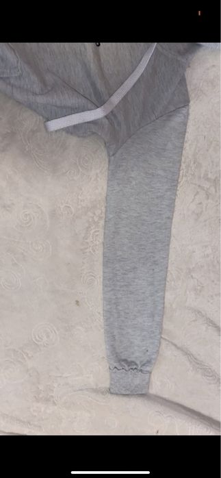 szara bluza cropp